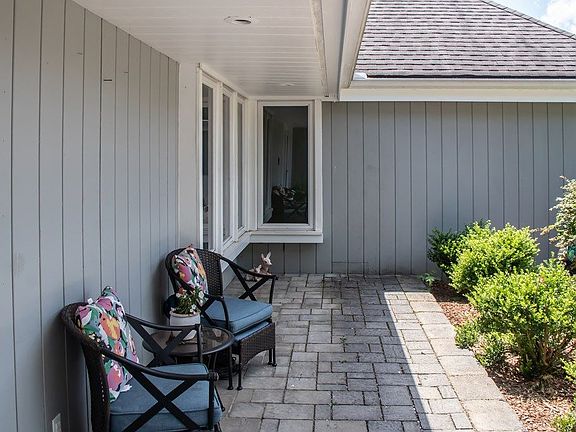 4th image of 130 Longview Dr