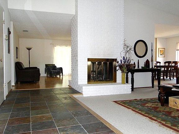 Step down LR, 2 side fireplace