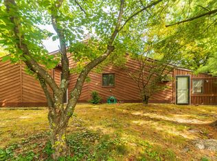 16 Hilltop Cir, Fishkill, NY 12524