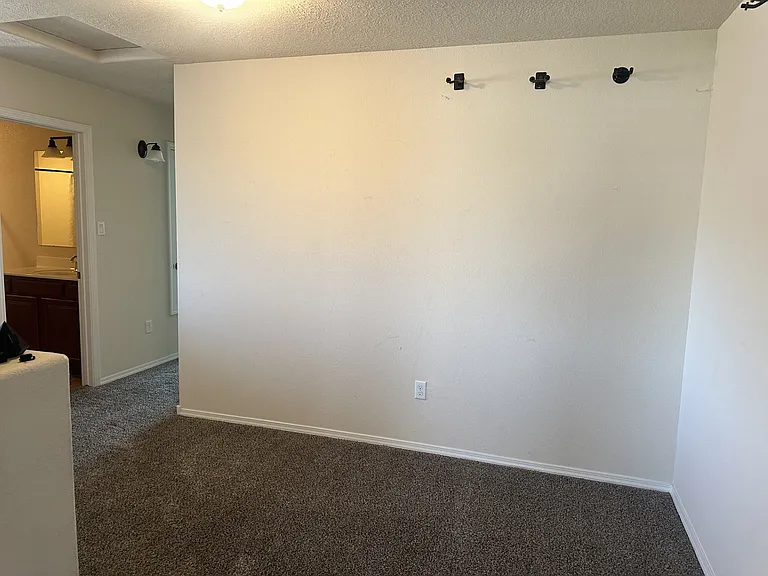 10809 Fort Point Ln NE — Photo 11
