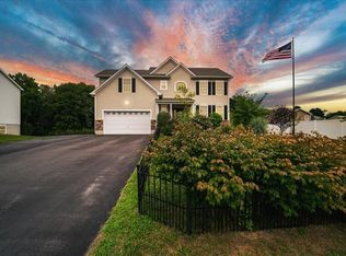 102 Stratford Dr, Poughkeepsie, NY 12603