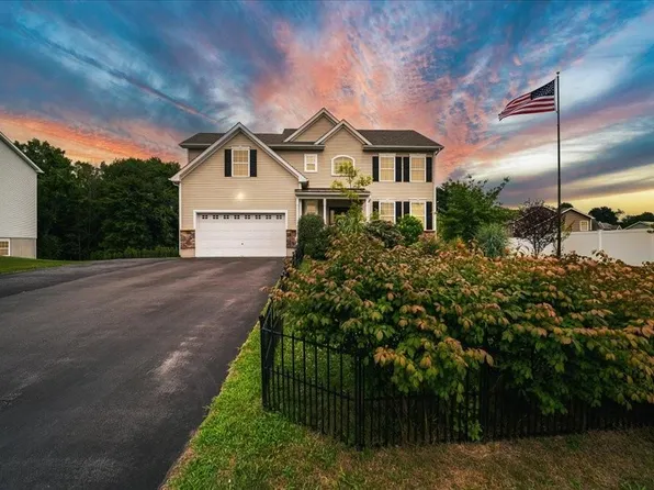 102 Stratford Drive, Poughkeepsie, NY 12603