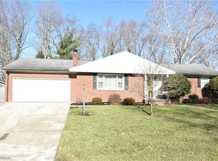 1536 Sleepy Hollow Dr, Coshocton, OH 43812