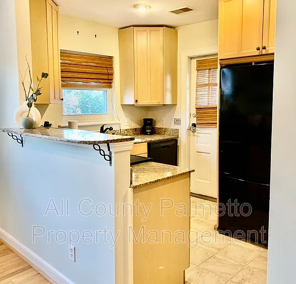 213 Gordon St #B — Photo 1
