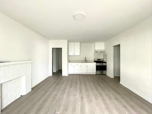 2nd image of 100 S Cordova St #4