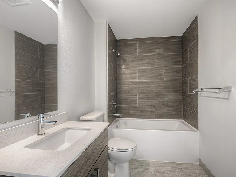 Helene Apartments — Photo 9