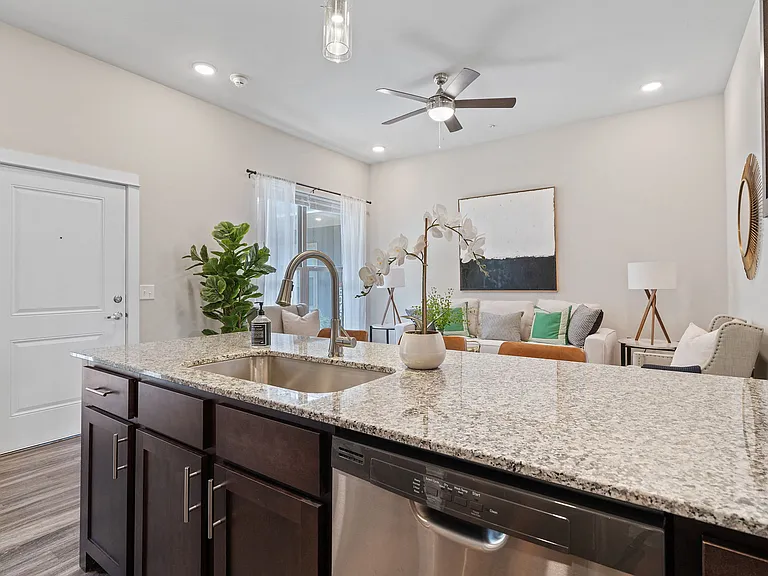 Breeze - 1 Bed / 1 Bath - 682 Sq.Ft.