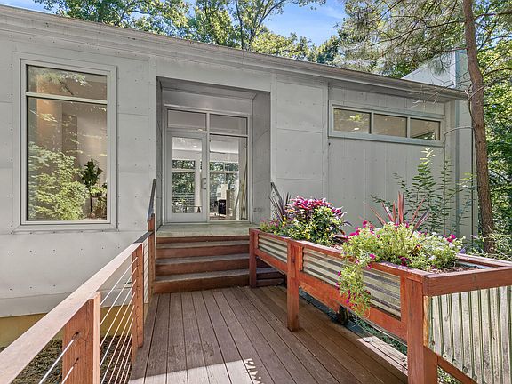 3rd image of 106 Glass House Ln
