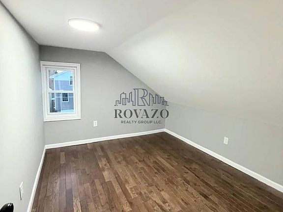 5th image of 56 Parkhurst St APT 3