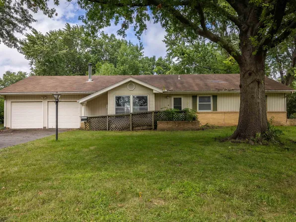 2538 SE 37th St, Topeka, KS 66605