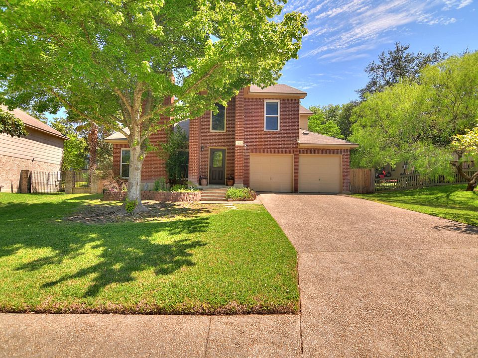 1st image of 831 Amberstone Dr