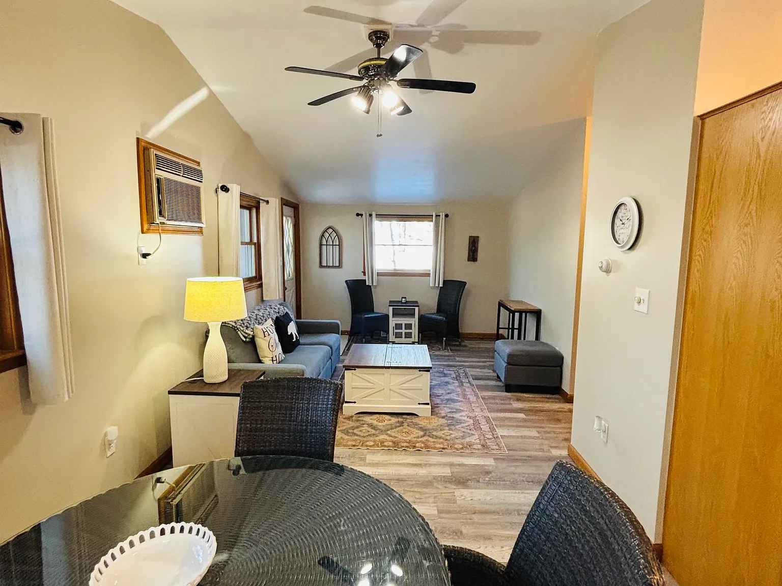 2 bed, 900 sqft, $2,350 — Photo 1