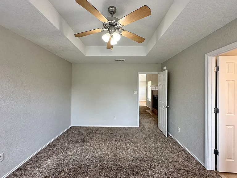 2810 Bastion Loop — Photo 23