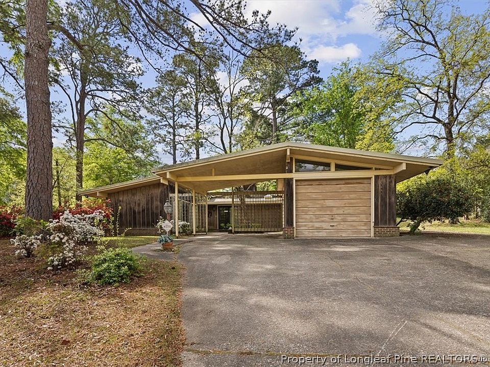 1st image of 220 Vivian Dr