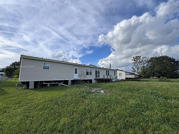 3rd image of 866 NE 104th Ct