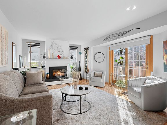 3rd image of 1831 S Mayfair Dr