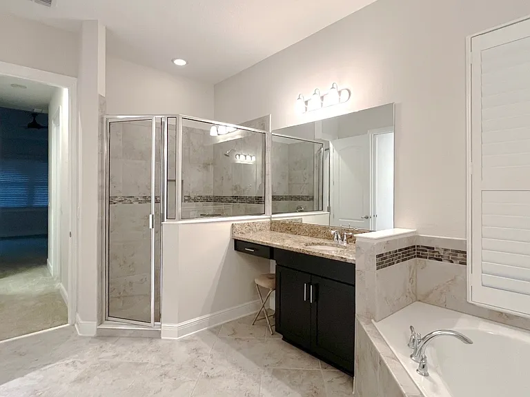 13147 Woodford St — Photo 22