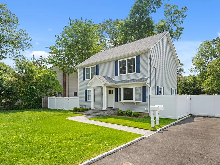 25 Lorraine Ct #1 — Photo 2