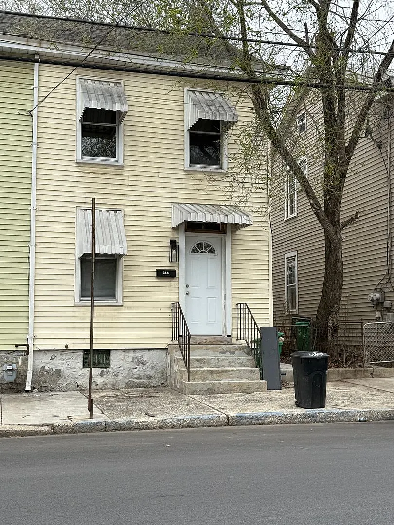 3 Bedroom 1 Bathroom house in Carlisle PA! — Photo 1