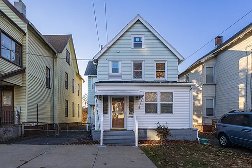 216 Howard Ave Photo 1