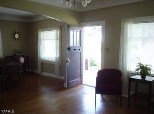 704 S 10th Ave, Yakima, WA