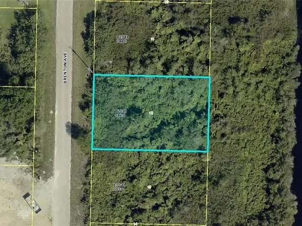 1046 Brenton Ave, Lehigh Acres, FL 33974