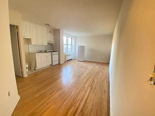 1st image of 149-11 Barclay Ave #4F