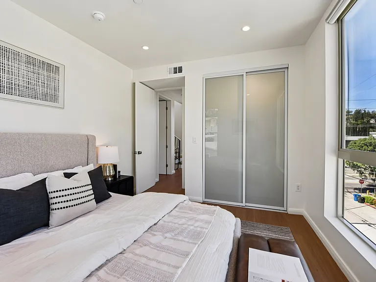 6160 Oak Crest Way — Photo 12