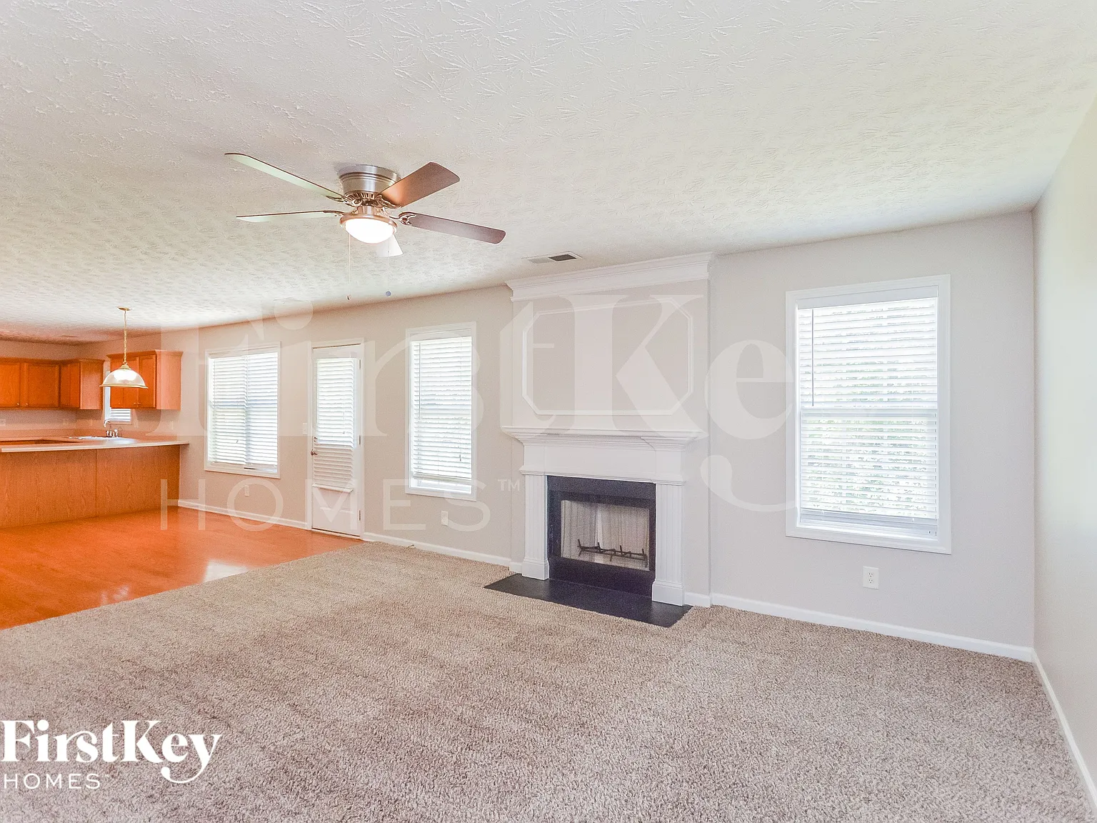 4 bed, 2.5 bath, 3121 sqft, $2,325 — Photo 2
