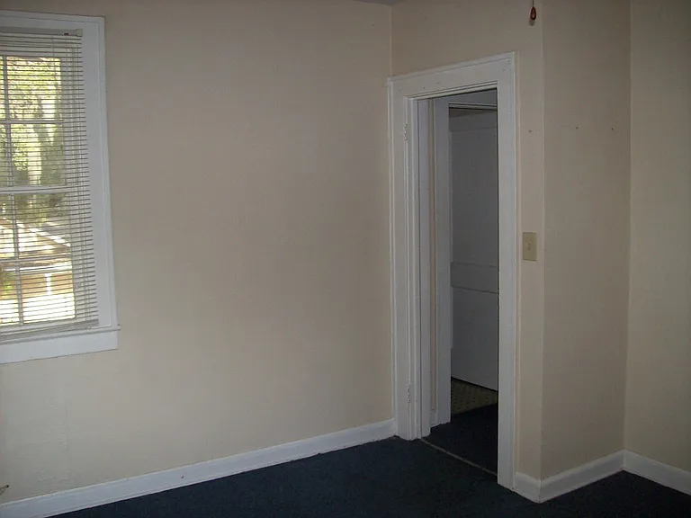 912 Lilly St — Photo 4