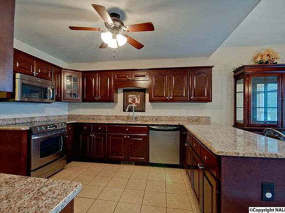 3rd image of 103 Spearpoint Ln