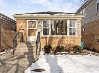 7230 W Greenleaf Ave, Chicago, IL
