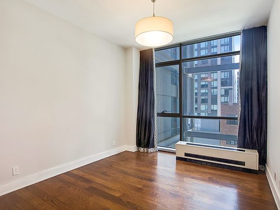 3rd image of 2626 Jackson Ave APT 505
