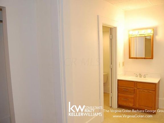 2nd image of 182 N Chillicothe St