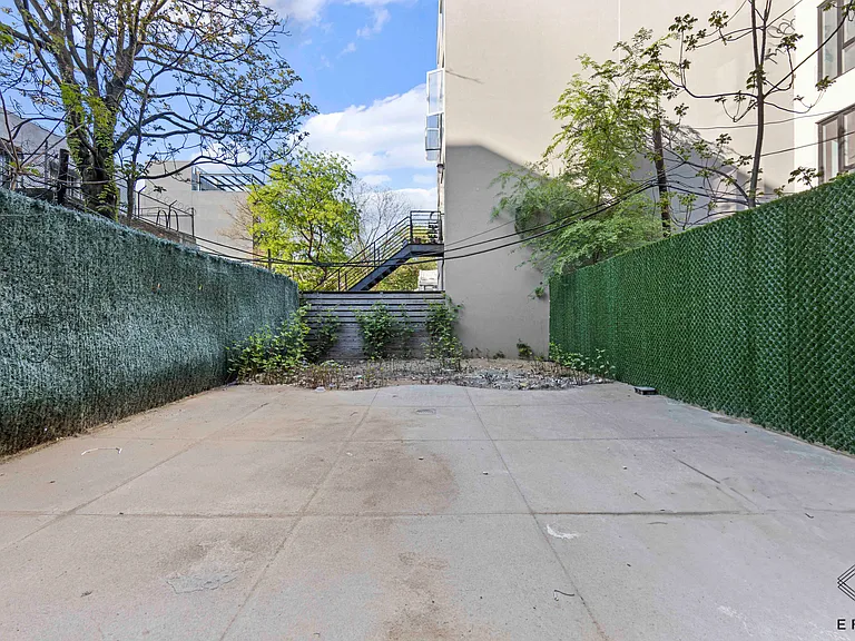917 Broadway #2R — Photo 17