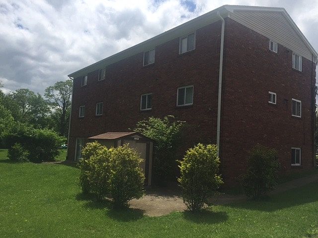 2nd image of 9605 Glenawyn Cir