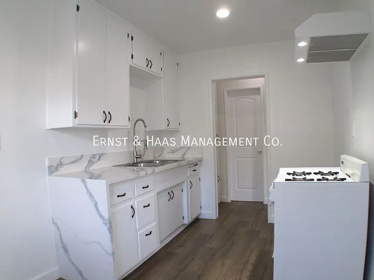 230 E Hullett St #1 — Photo 13