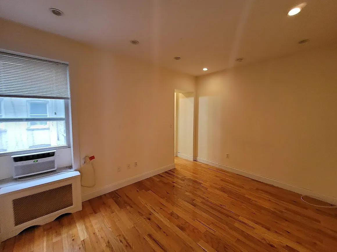 408 West 44th Street — Photo 3