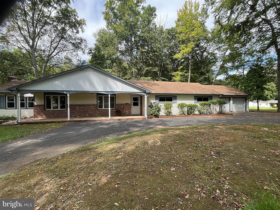1st image of 230 Burrs Rd
