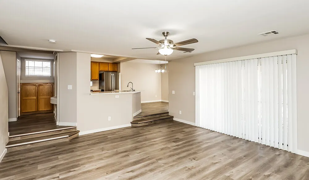 4 bed, 2.5 bath, 1741 sqft, $2,370 — Photo 4