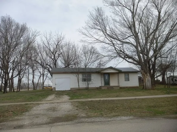 221 4th St, Ramona, OK 74061