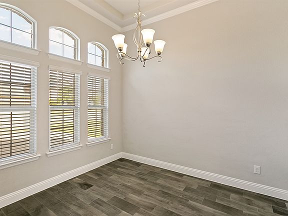 4th image of 241 Cross Fox Ln