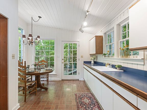 30th image of this home