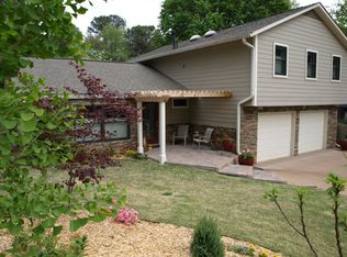 210 Twinspur Ct, Roswell, GA 30076