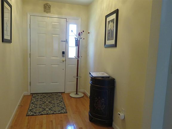 5th image of 161 Worthington Cir #17