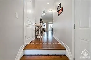 1974 Pennyroyal Cres — Photo 2