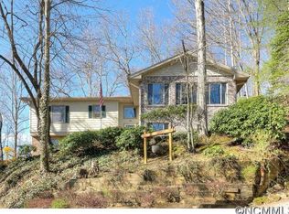 14 Oak Knoll Dr, Hendersonville, NC 28739