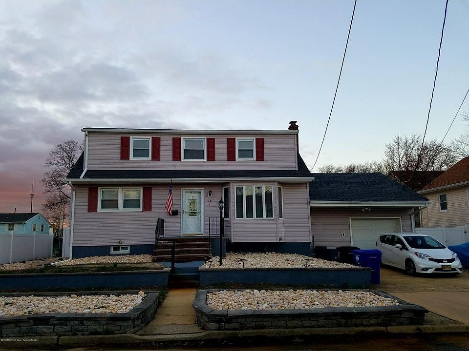 1st image of 14 Pinehurst Ave