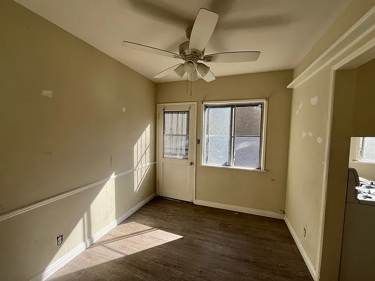 126 N Maple St #126.5 — Photo 4