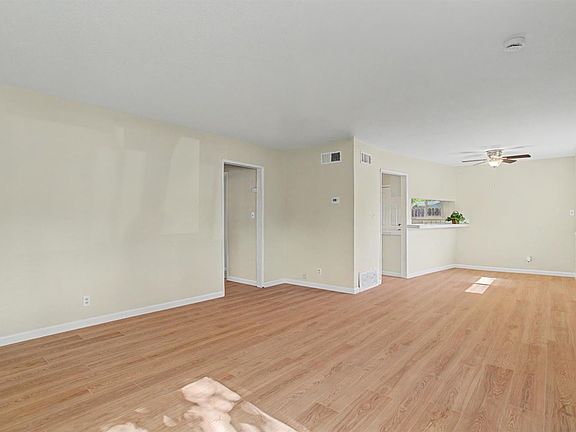 4th image of 1157 Watt Ave